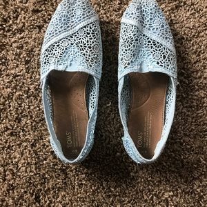 Blue lace toms